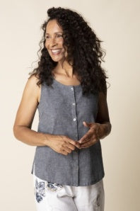 LINEN SOLID PLEAT BACK BUTTON TANK BLACK